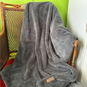 UnHide Lil’ Marsh Faux Fur Throw Blanket – Stone Grey – Vegan –